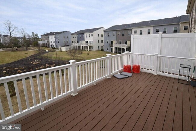 Building Photo - 210 Southwind Dr