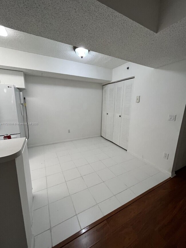 Building Photo - 5540 NW 61st St