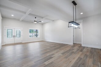 Building Photo - 3 Bedroom Home For Rent Near Dover Road!