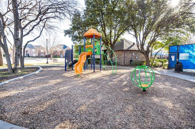 Building Photo - 9208 Longview Dr