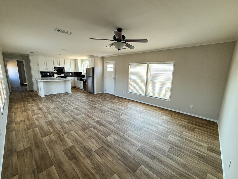 Building Photo - 128 Ponderosa Way