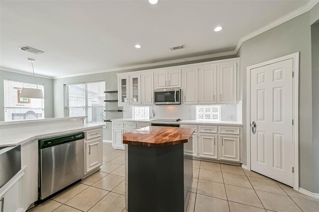 Building Photo - 9910 Brook Meadow Ln
