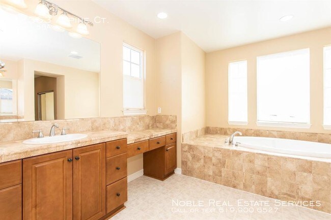 Building Photo - 32363 Alpine Ct