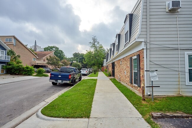 Building Photo - 1419 Hawthorne St