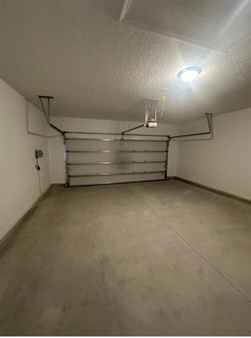 Building Photo - 572 Silver Landing Dr