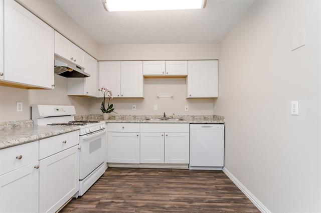 Building Photo - 9808 Valley Meadow Pl
