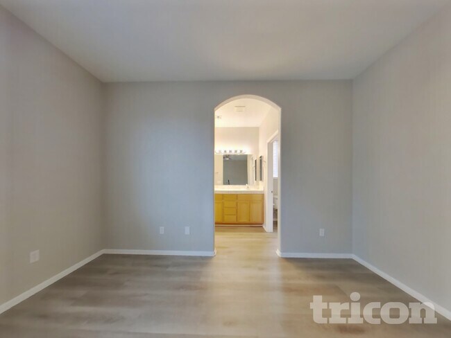 Building Photo - 733 Pino Ave