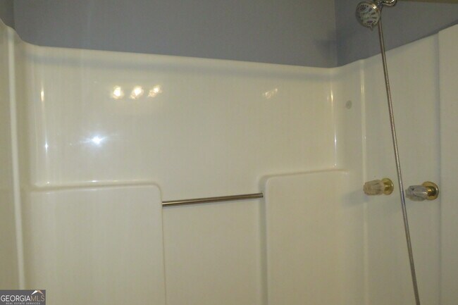 Building Photo - 1105 Hampton Rd