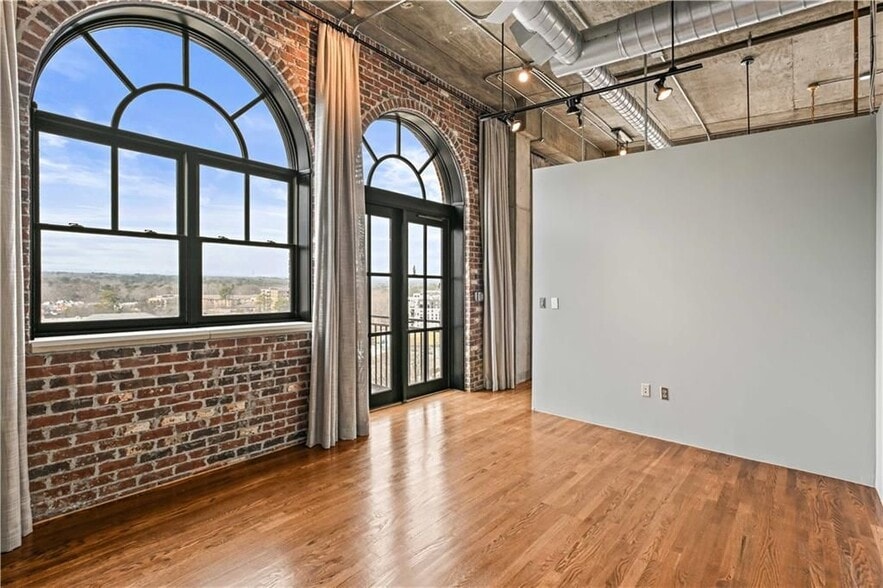 Building Photo - 3180 Mathieson Dr NE