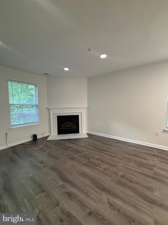 Building Photo - 863 English Chestnut Dr