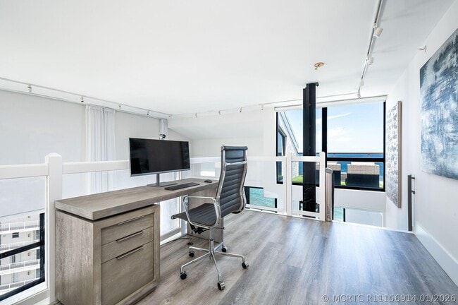 Building Photo - 3115 S Ocean Blvd