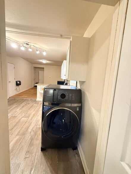 Building Photo - 3108 Oakland Ave