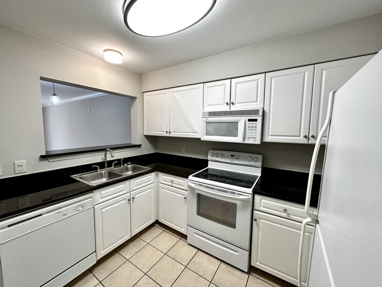 Building Photo - 4274 Calinda Ln