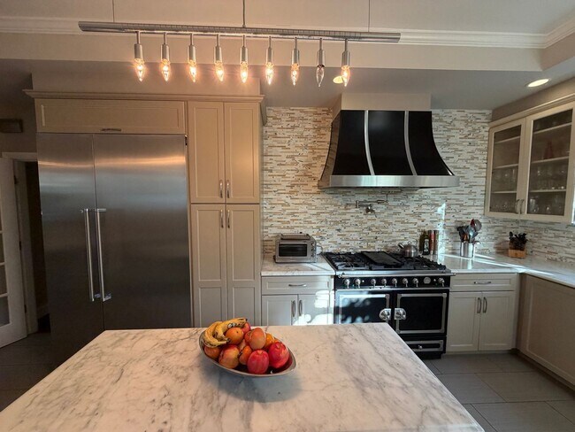 Building Photo - Elegant St. Francis Wood Residence - Available Furnished or Unfurnished