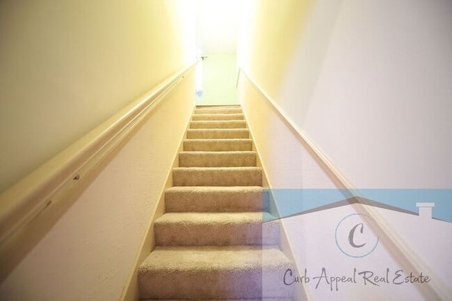 Building Photo - Beautiful 2 bedroom / 2 bath condo - sunro...
