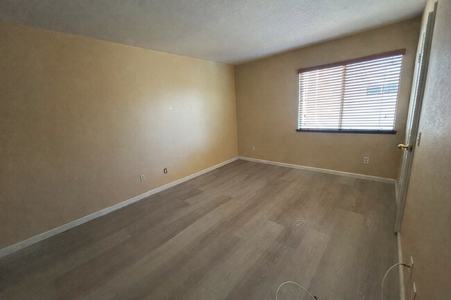 Building Photo - 37978 Spur Dr