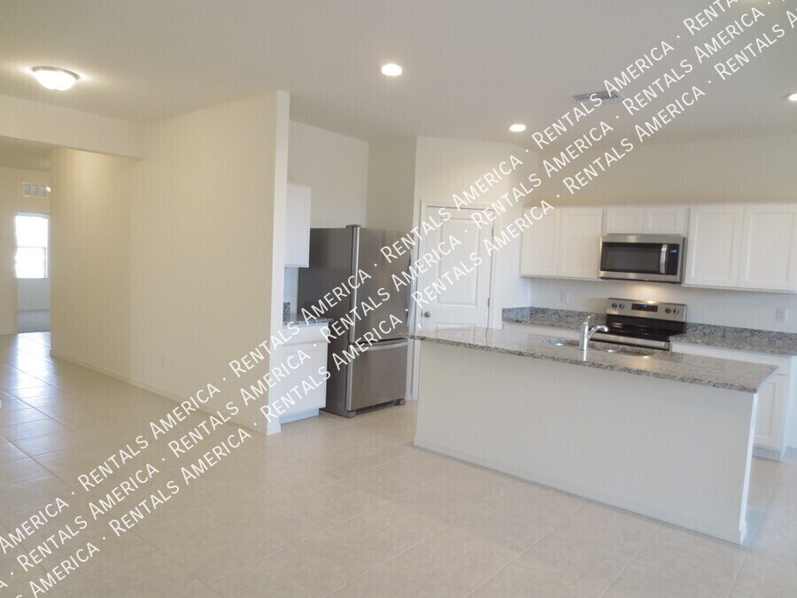 Building Photo - 378 S Borromeo Dr