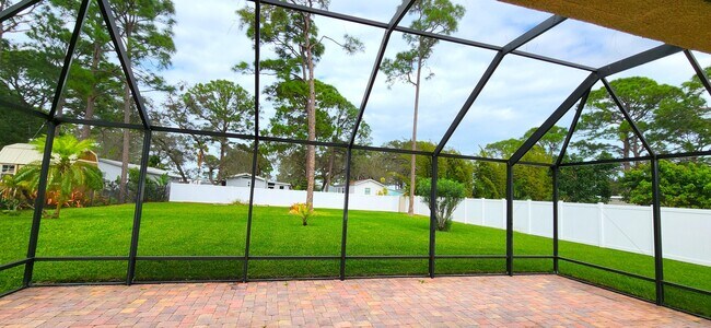 Building Photo - 2402 Okalani St