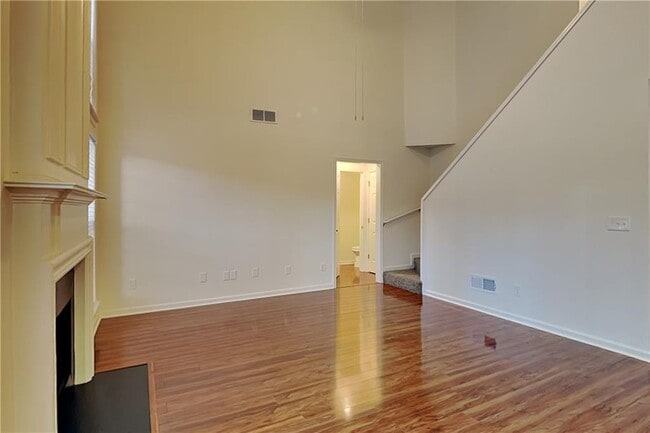 Building Photo - 595 Alstonefield Dr