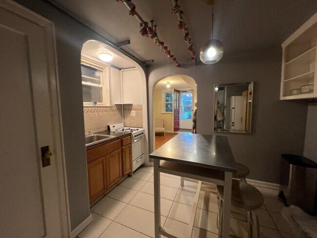 Building Photo - 0 bedroom in SUNNYSIDE NY 11104