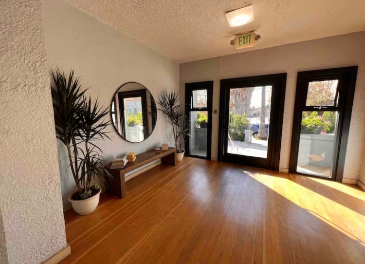 Building Photo - 2050 Dracena Dr.