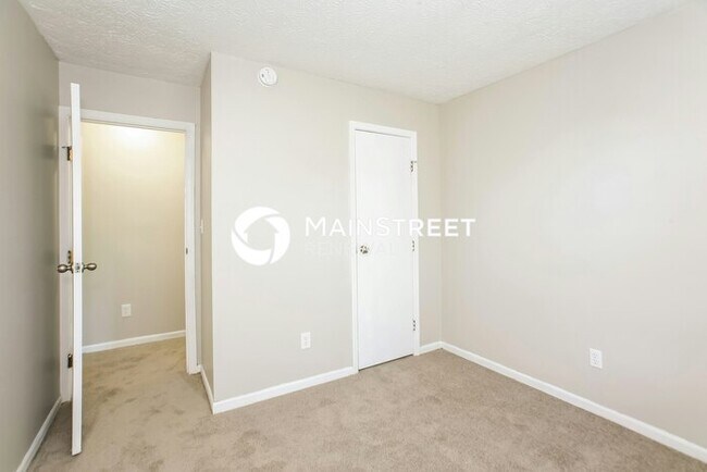 Building Photo - 4 Bedroom Pet-Friendly Home in INDIANAPOLIS, IN with Main Street Renewal