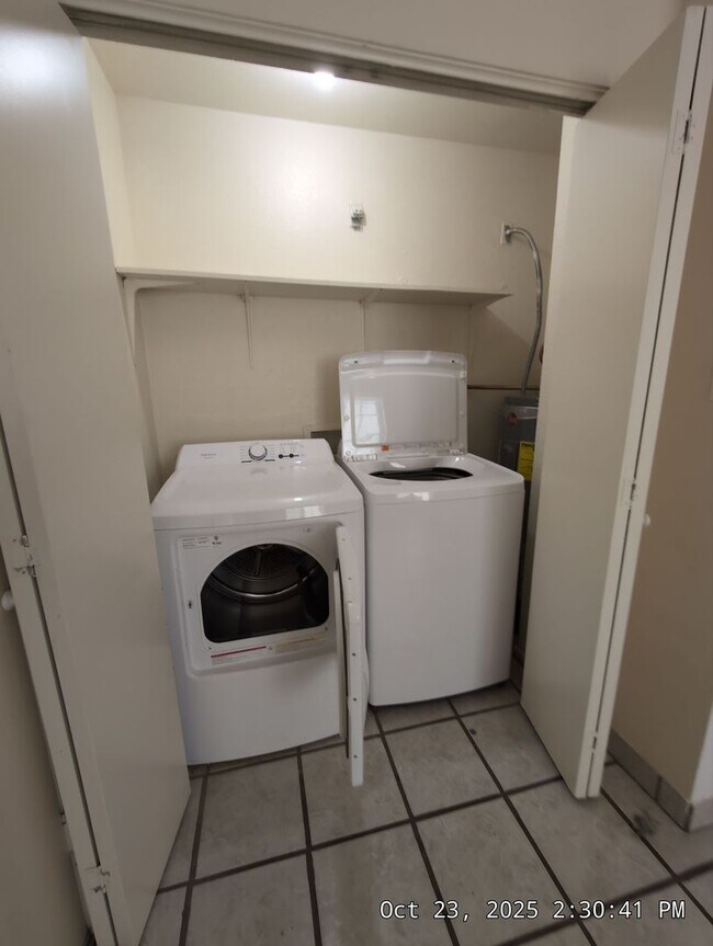 Building Photo - Welcome to your new cozy, immaculate and s...