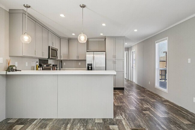 Building Photo - 1616 American Dr