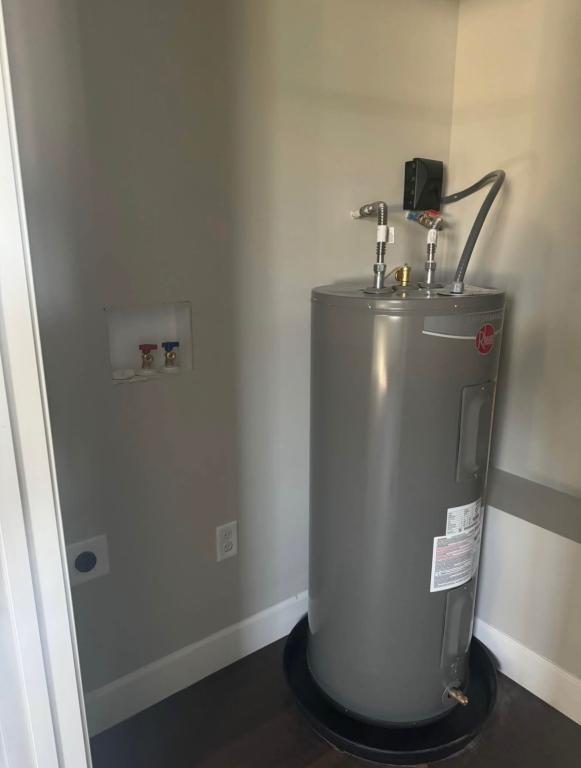 Building Photo - 1510 Aurora Ave SE