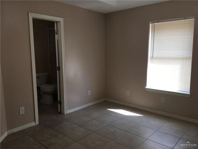 Building Photo - 3110 E Diamondhead Ave