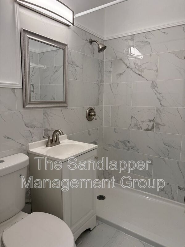 Building Photo - 2627 Madden Dr