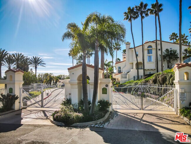 Building Photo - 6463 Zuma View Pl