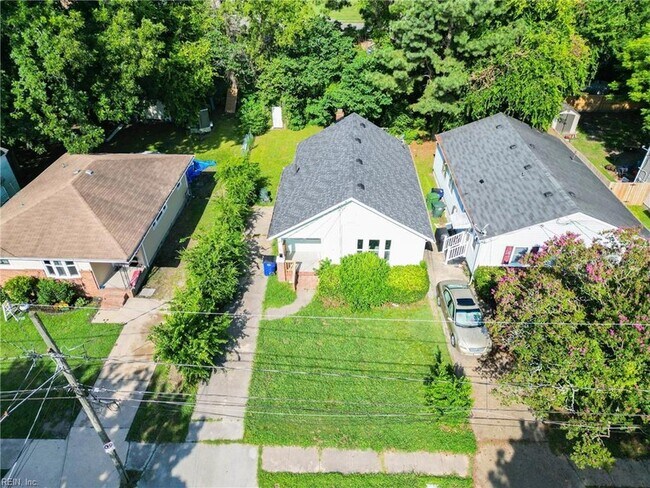 Building Photo - 7483 Hughart St
