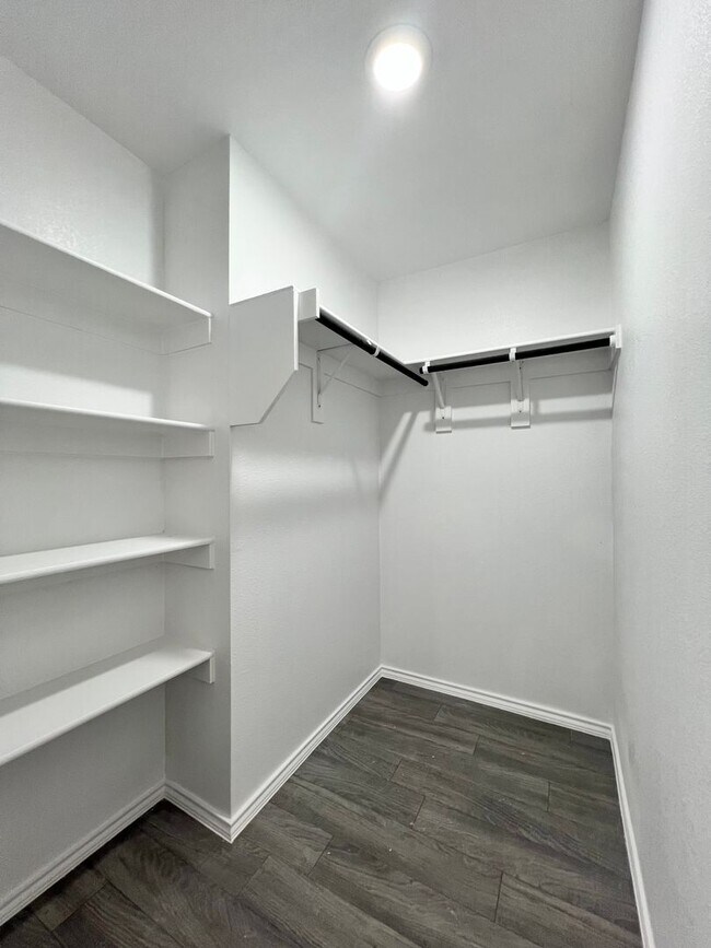 Building Photo - New Home in New Tolar Oaks Neighborhood