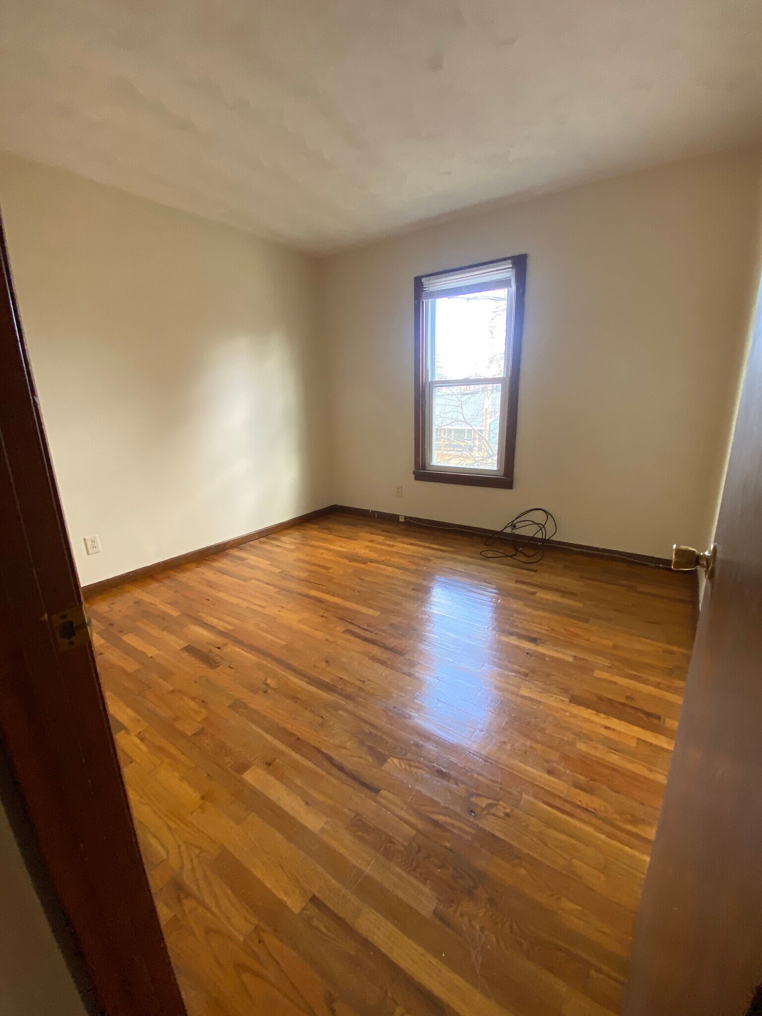 Building Photo - 302 Perry St