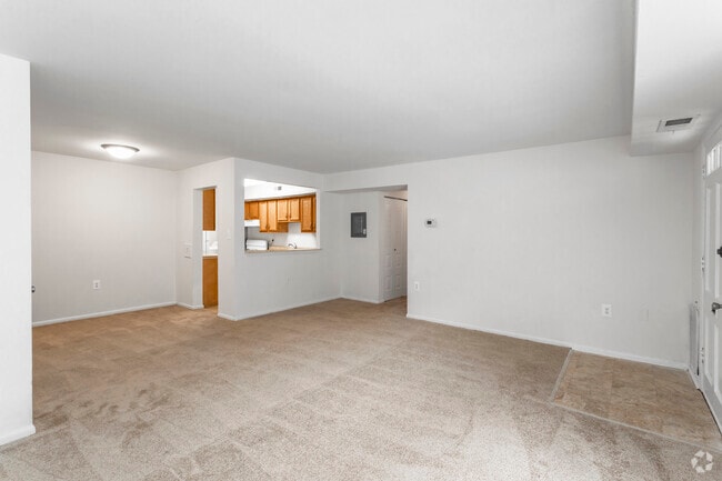2 BR, 1 BA - 814 SF - Glenmont Westerly