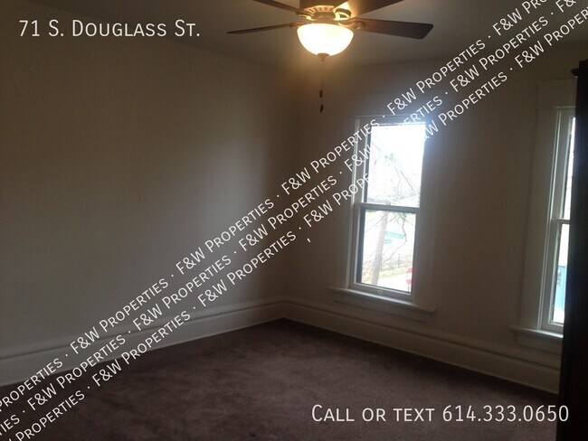 Building Photo - 71 S Douglass St
