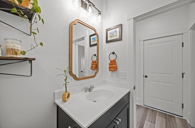 Building Photo - 401 Carrara Dr