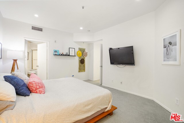 Building Photo - 245 Main St