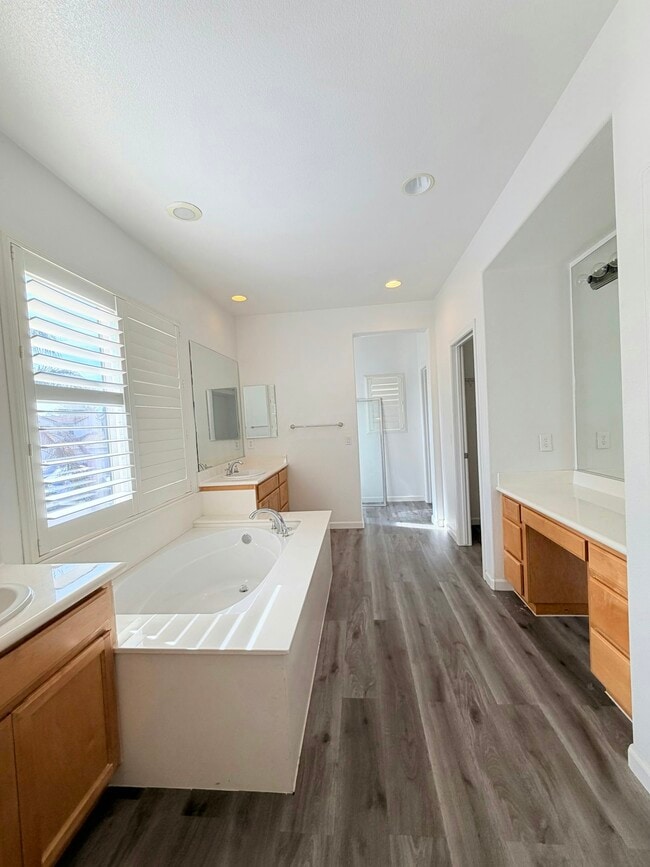 Building Photo - 2726 Marshall Ct