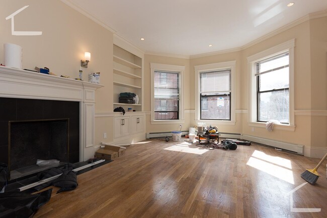Building Photo - 871 Beacon St