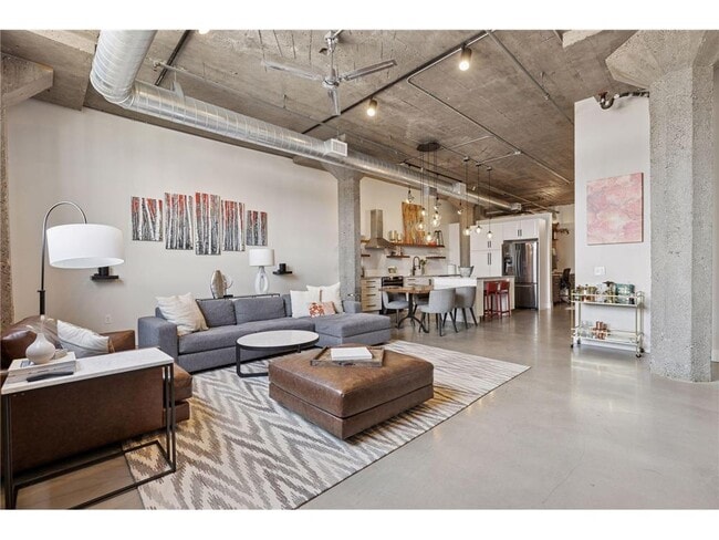 Building Photo - 718 N Washington Ave