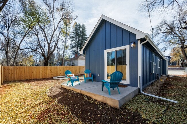 Building Photo - Beautifully remodeled bungalow