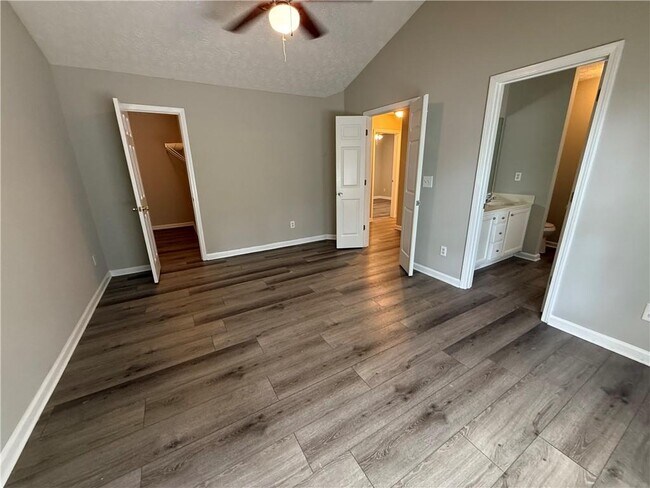Building Photo - 980 Melrose Park Pl NW
