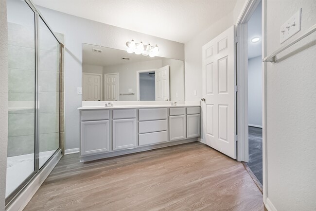 Building Photo - 14906 Twilight Knl Trl