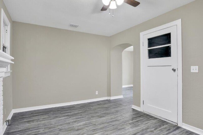 Building Photo - 2227 Blanding Blvd