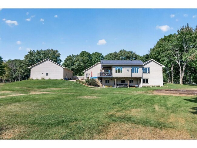 Building Photo - 14372 Heather Ridge Dr