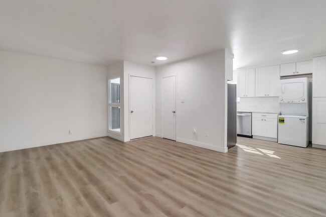 Building Photo - Hurlbut