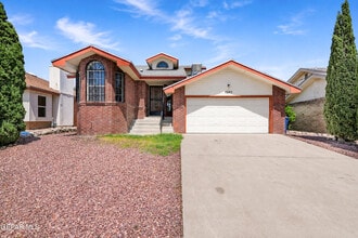 Building Photo - 4645 Loma De Plata Dr