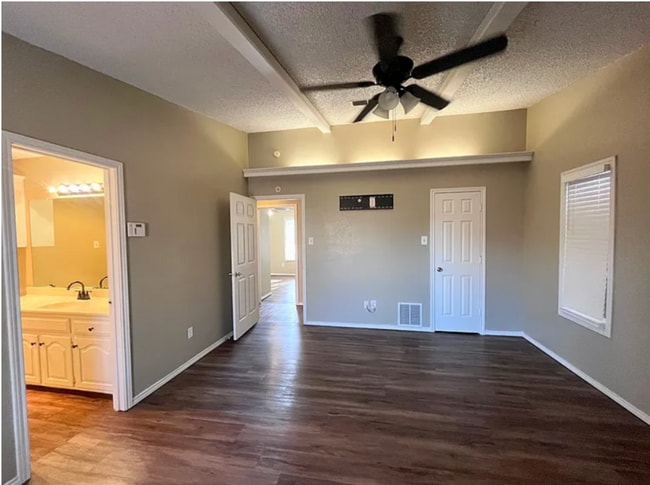 Building Photo - 5718 88th St